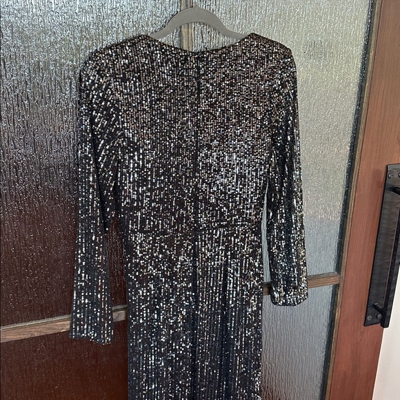 Mac Duggal 26940 Long Sleeve Sequin Dress size 6 NWT - Picture 9 of 11